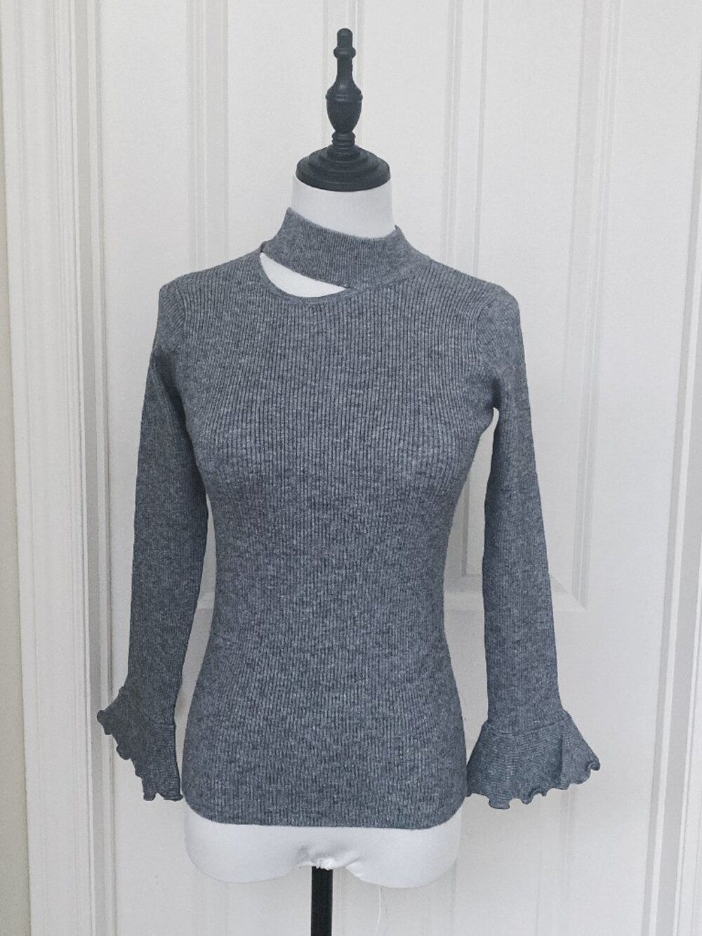 New Gray Ribbed Mock Neck Sweater with Ruffle Cuffs - Picture 1 of 4
